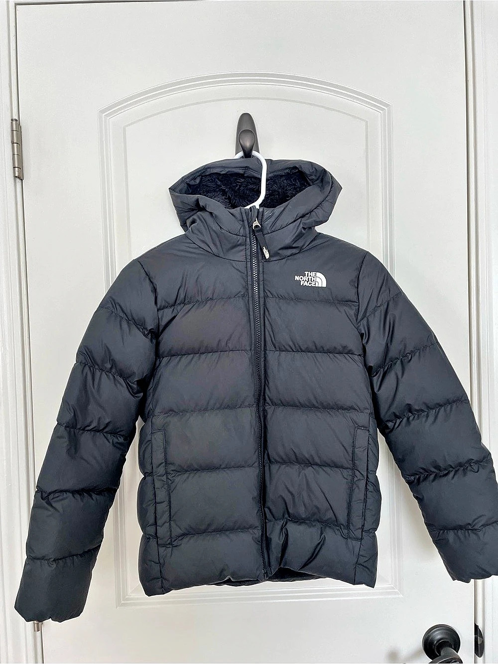 The North Face Puffer Jacket Black Youth Size Medium Like New